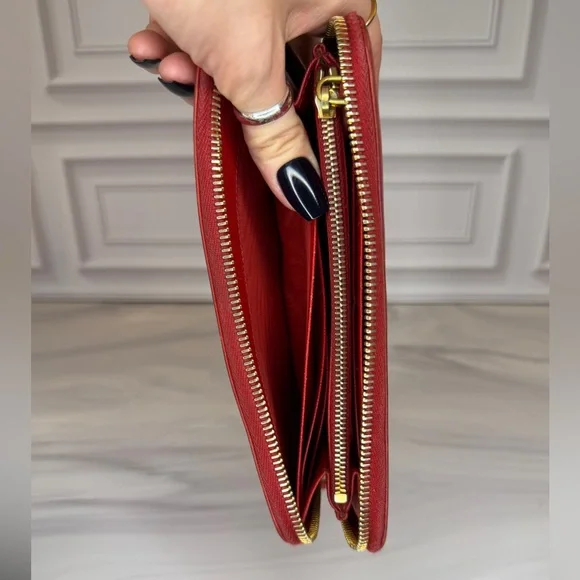 Prada Saffiano Red Zip-Around Long Wallet – Very Good Condition - Picture 14 of 15
